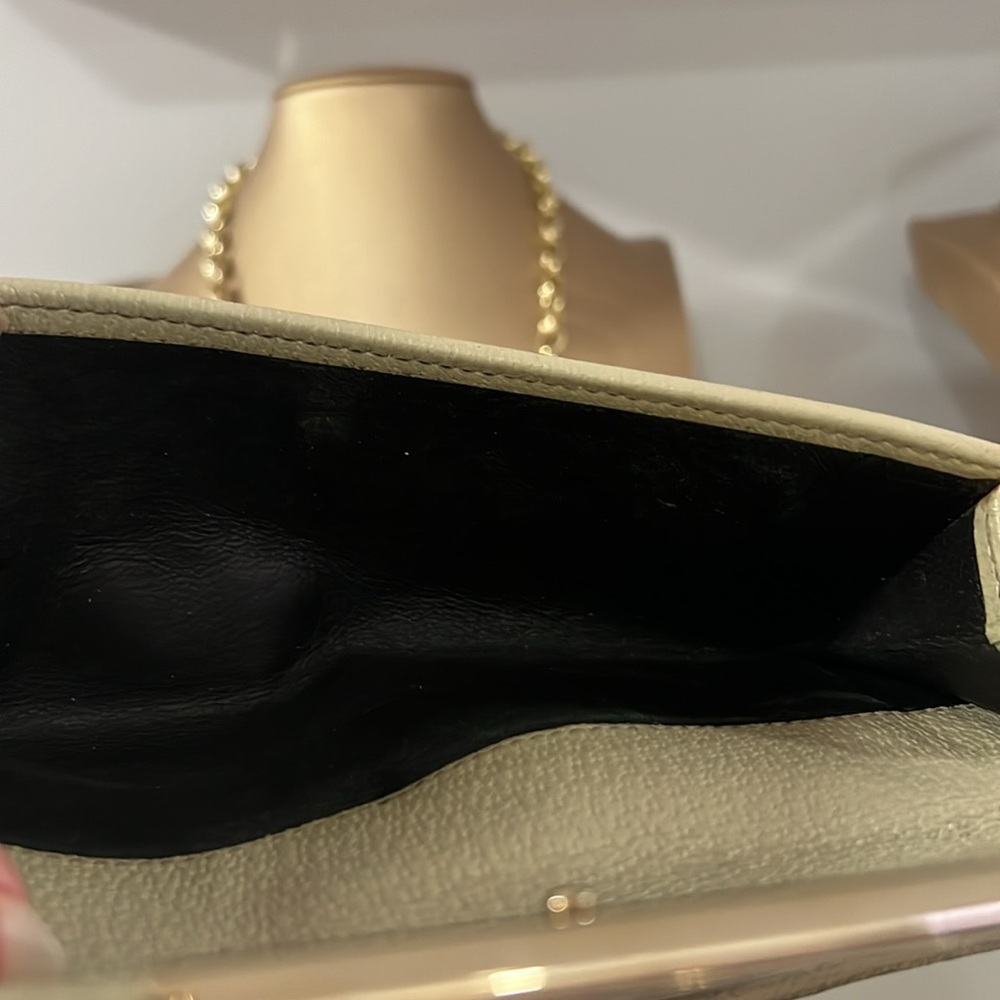 Gucci Wallet - Picture 13 of 17